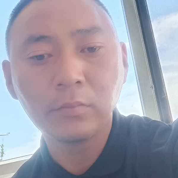 35岁岁内蒙古单身帅哥 - 鞍山吉缘网